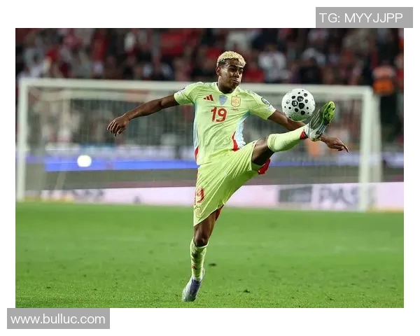 足球明星成长之路：从青训营到世界舞台的非凡蜕变