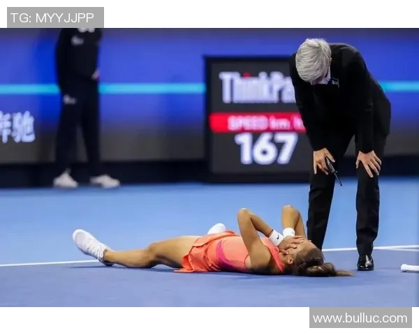 足球球星训练场意外受伤 伤情严重或影响未来比赛表现